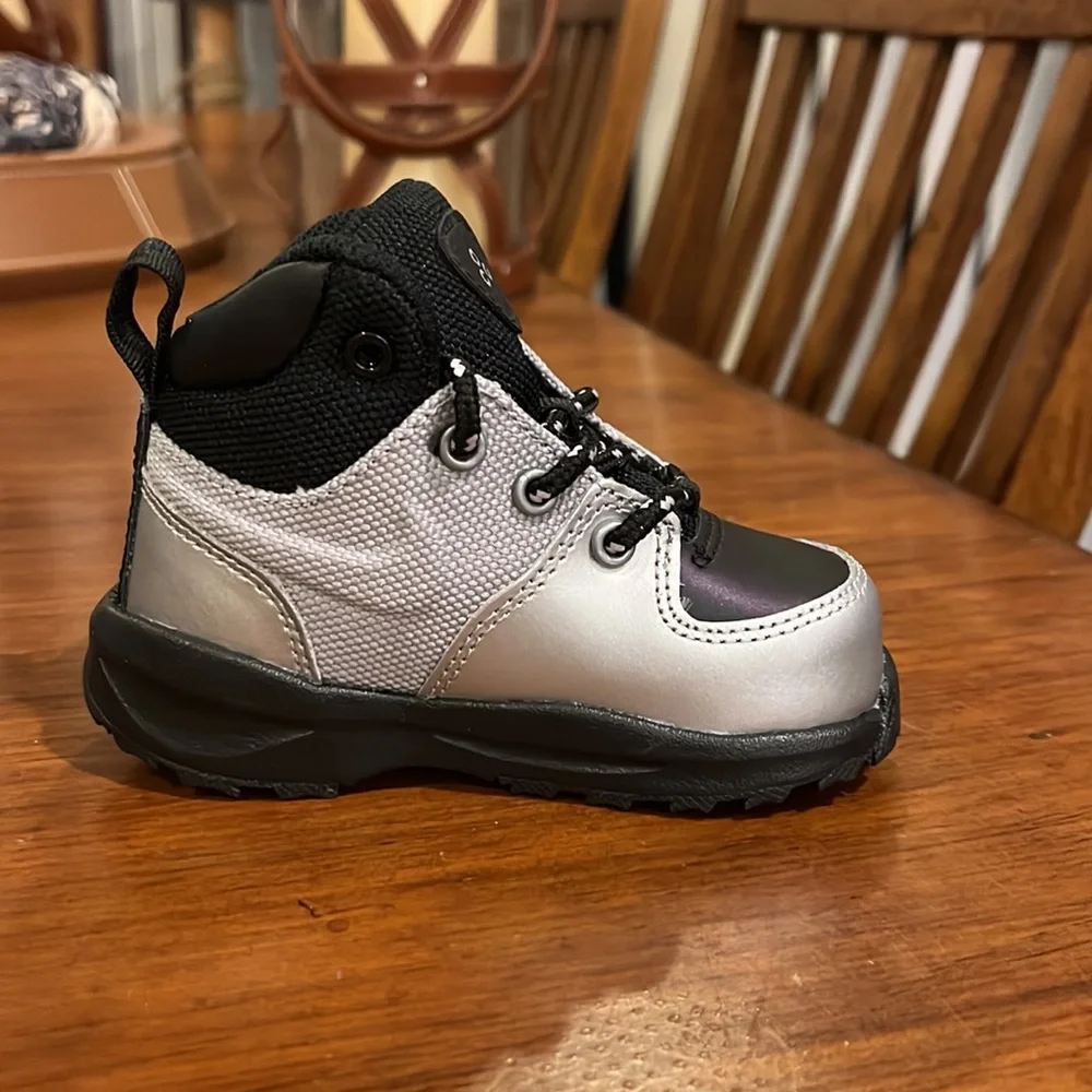 Nike Manoa LTH TD Boots silver black Toddlers Boys Girls 472650 020 Size 5C sz 5